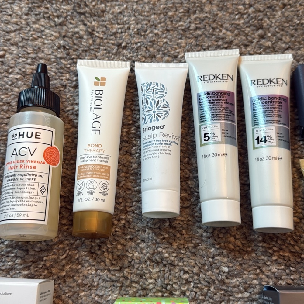 Giant Trial Beauty Bundle - Picture 2 of 5